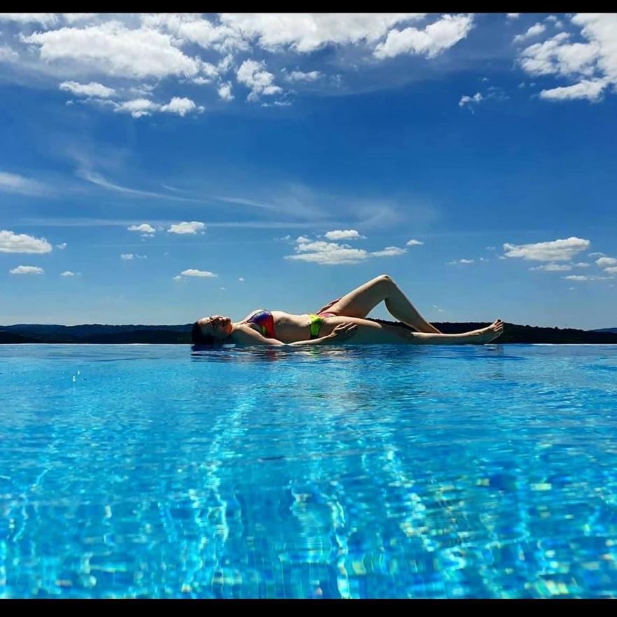 Home Andrea With Infinity Salty Pool Roč Εξωτερικό φωτογραφία
