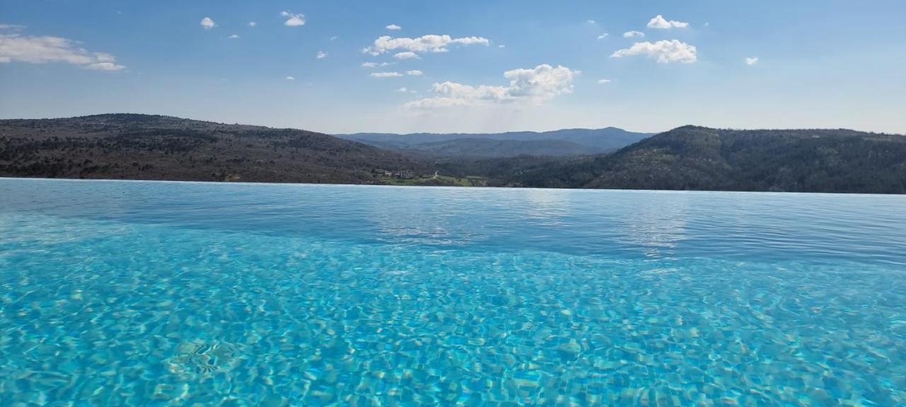 Home Andrea With Infinity Salty Pool Roč Εξωτερικό φωτογραφία