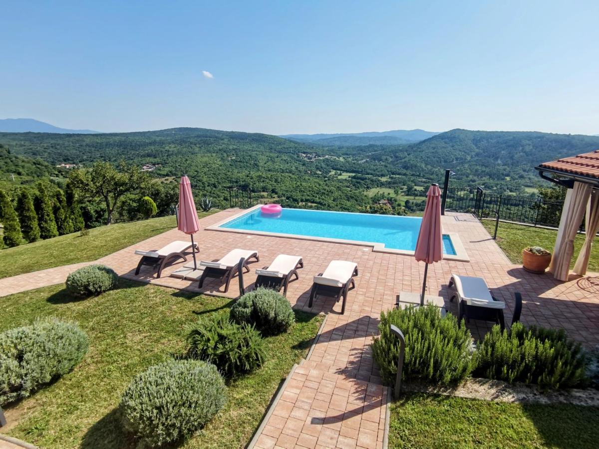 Home Andrea With Infinity Salty Pool Roč Εξωτερικό φωτογραφία